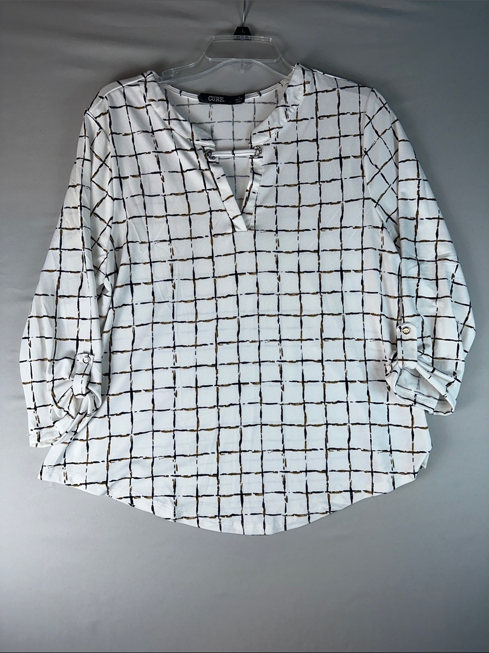 Cure. Women’s White Grid-Print Roll Sleeve 3/4 Blouse Top Shirt v-neck